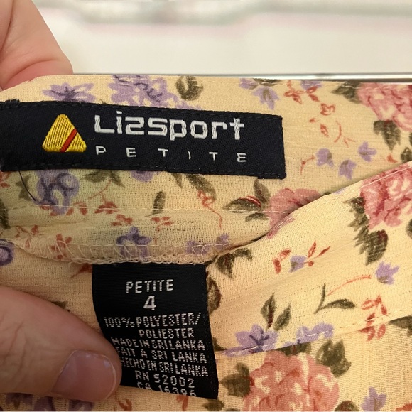 Liz Sport Petite Ditsy 90’s Floral Skirt - Size 4. - Picture 3 of 6